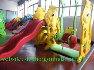 cầu trượt xích đu giá rẻ cho việc chơi cho bé